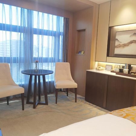 Jin Jiang Pine City Hotel Shanghai Bagian luar foto