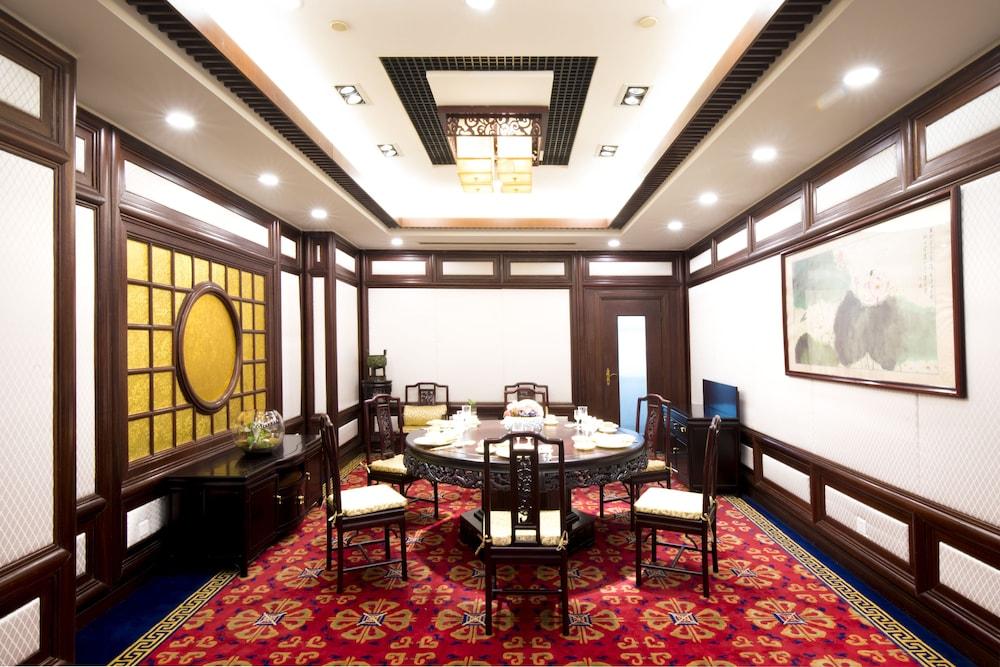Jin Jiang Pine City Hotel Shanghai Bagian luar foto