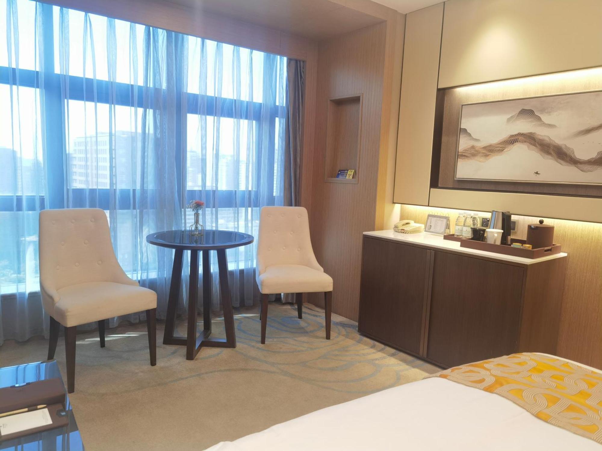 Jin Jiang Pine City Hotel Shanghai Bagian luar foto