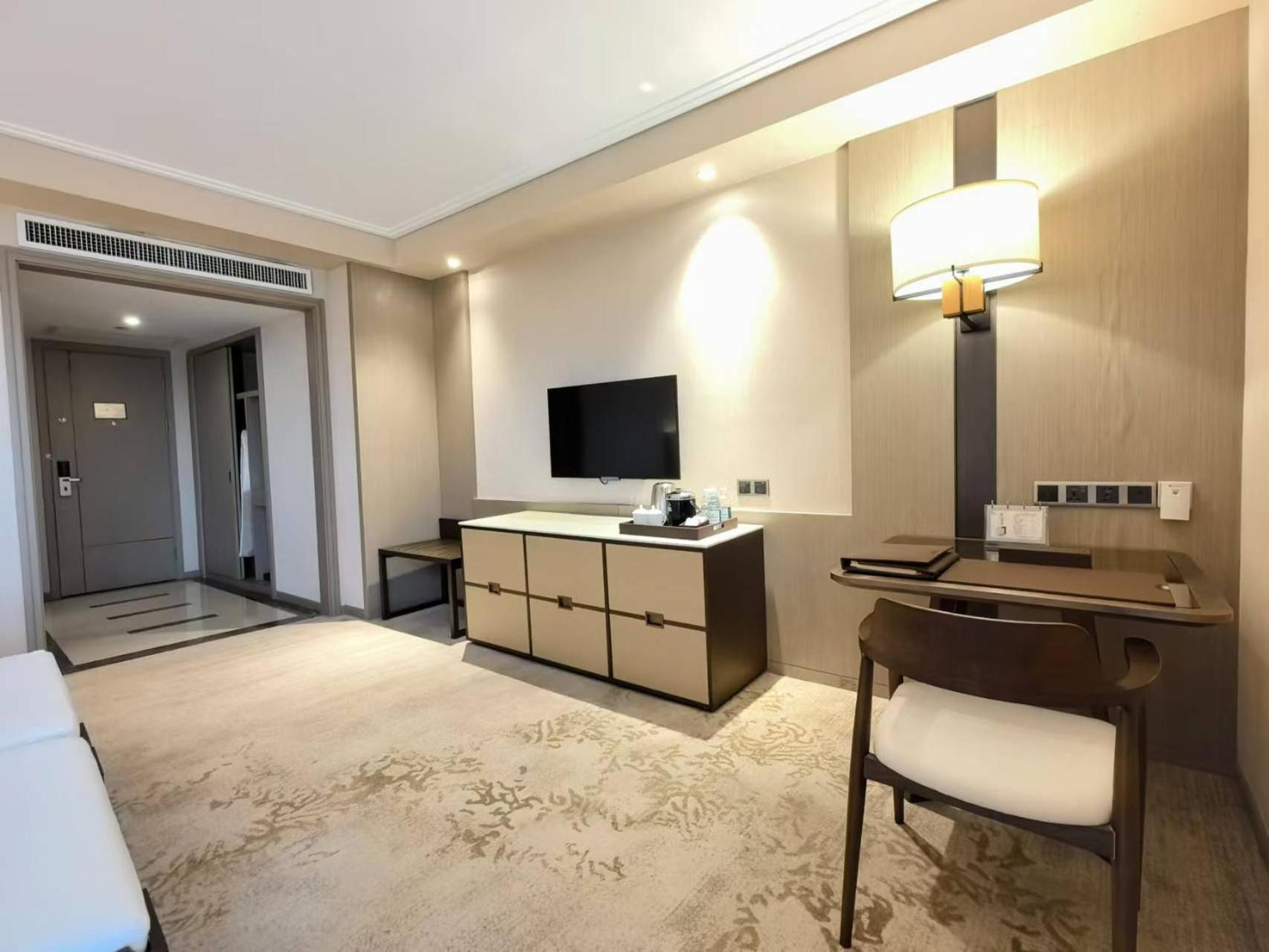 Jin Jiang Pine City Hotel Shanghai Bagian luar foto