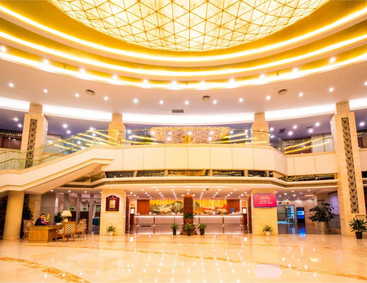Jin Jiang Pine City Hotel Shanghai Bagian luar foto